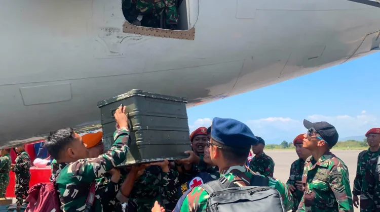 TNI AU Kerahkan Tim Nakes Bantu Korban Bencana di Nusa Tenggara Timur