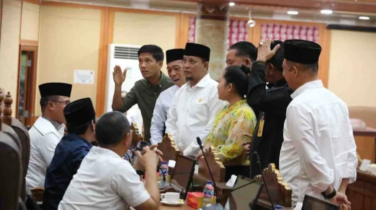 Seluruh Fraksi DPRD Batam Setujui Pembahasan Tiga Ranperda