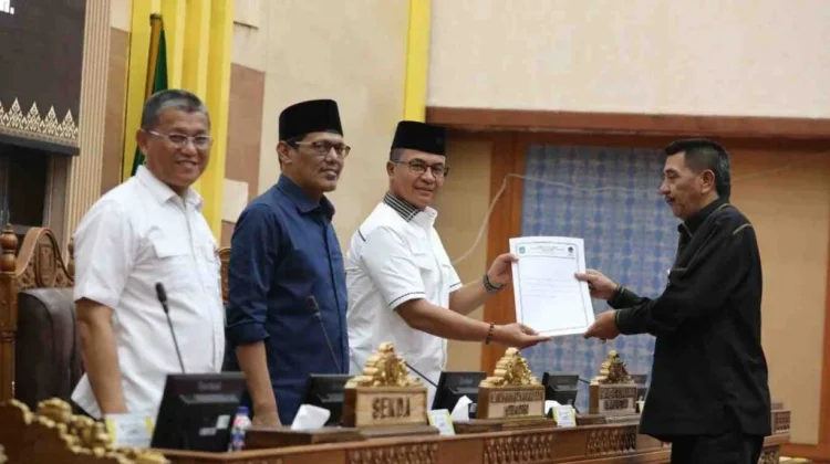 Seluruh Fraksi DPRD Batam Setujui Pembahasan Tiga Ranperda