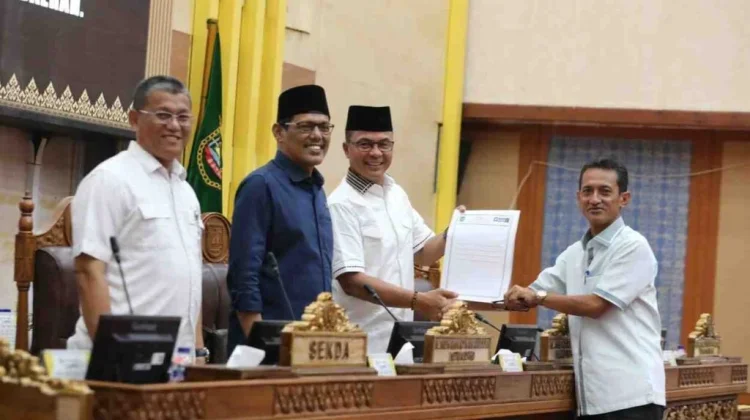 Seluruh Fraksi DPRD Batam Setujui Pembahasan Tiga Ranperda