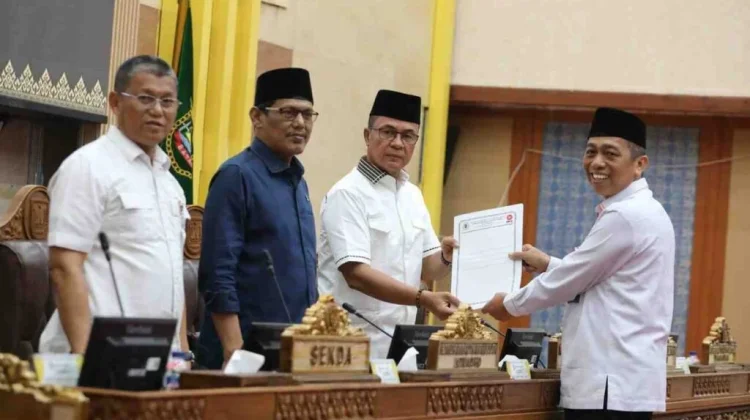 Seluruh Fraksi DPRD Batam Setujui Pembahasan Tiga Ranperda