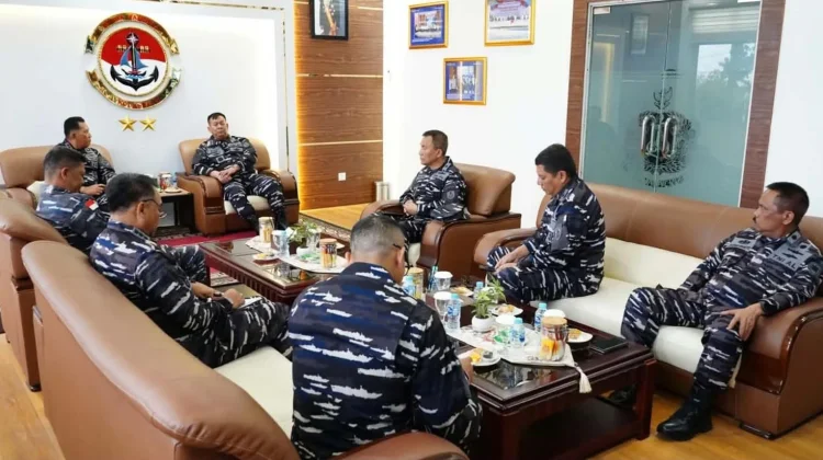 Dankodaeral IV Terima Danpushidrosal Bahas Pemetaan Wilayah Laut