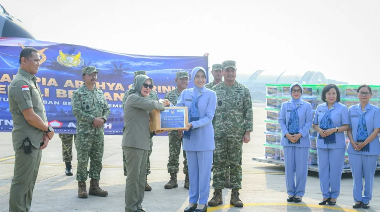 TNI AU Salurkan 46,0 Ton Bantuan Kemanusiaan untuk Korban Bencana NTT