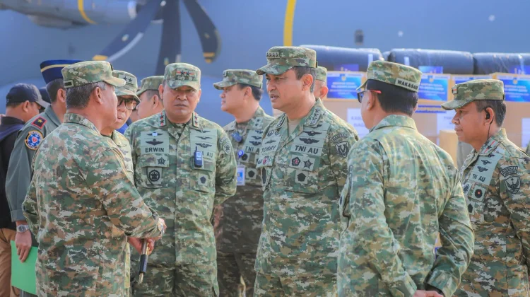 TNI AU Salurkan 46,0 Ton Bantuan Kemanusiaan untuk Korban Bencana NTT