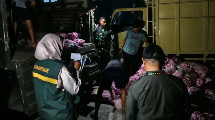 TNI AL dan BKHIT Natuna Amankan Tiga Truk Pangan tanpa Dokumen Resmi