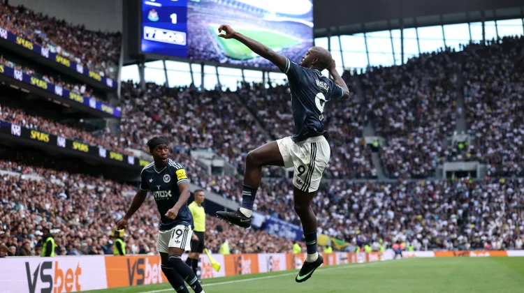 Gol Elangan dan Wissa Bawa Newcastle Menang Atas Spurs