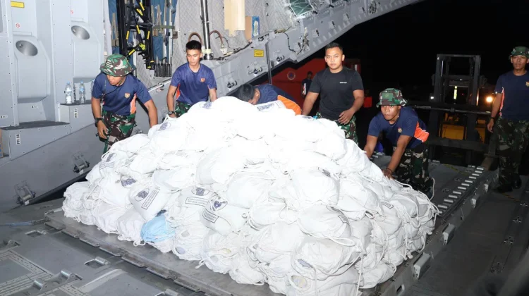 729 Ton Bantuan Gempa NTT Disalurkan lewat Lanud Halim Perdanakusuma