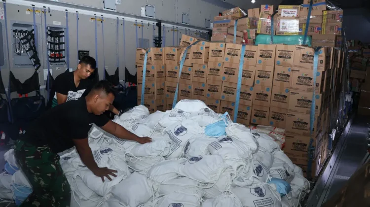 729 Ton Bantuan Gempa NTT Disalurkan lewat Lanud Halim Perdanakusuma
