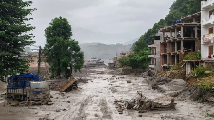 Palang Merah Singapura Galang Rp12 Miliar untuk Korban Banjir Nepal