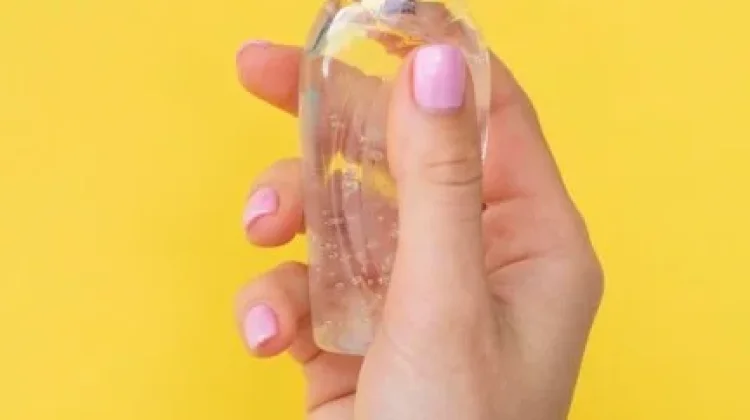 Berbagai Manfaat Baby Oil Untuk Kenyamanan Kulit Bayi