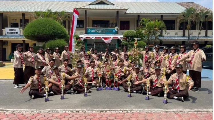 Pramuka MAN 1 Batam Raih Juara Umum Tanjak Emas 2026 Tingkat Nasional