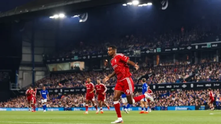 Isak Borong Dua Gol, Liverpool Kalahkan Ipswich 2-0