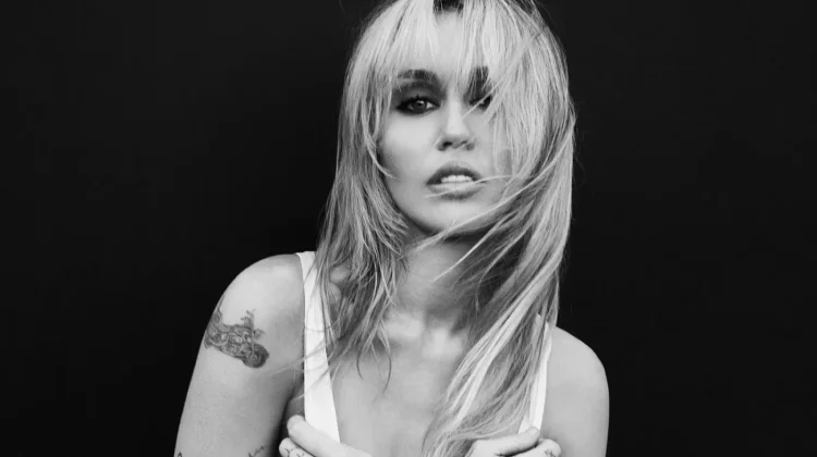 "Bass Persuades" Jadi Single Terbaru Miley Cyrus