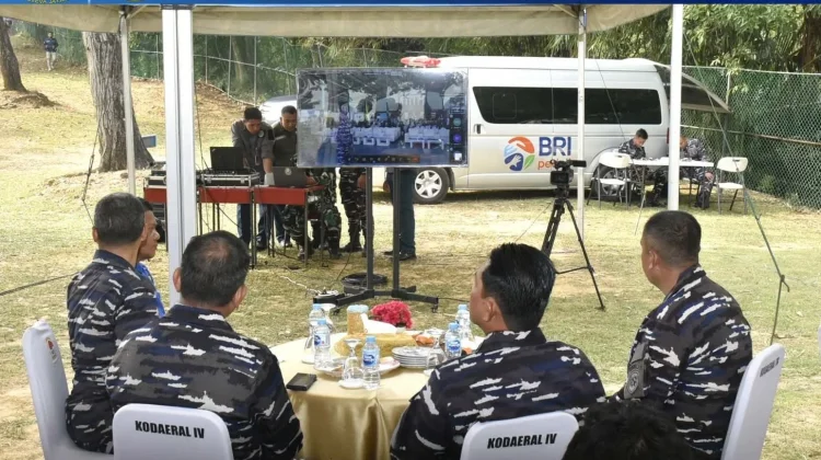 TNI AL Gelar Bersih Pantai dan Sosialisasi BHD di Batam Bersama Saka