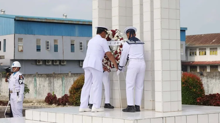 Kodaeral IV Ziarah ke TMP Pusara Bhakti Sambut HUT ke-81 TNI AL