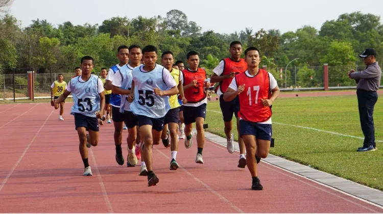 Casis TNI AL Panda Kodaeral IV Jalani Tes Fisik dan Renang