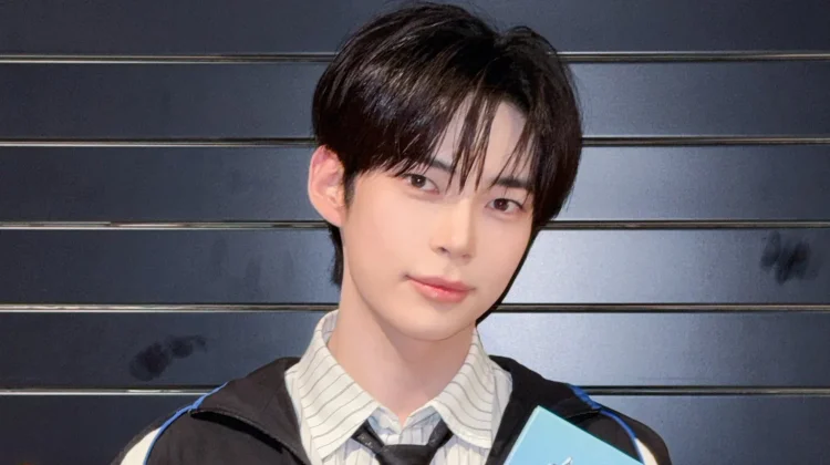 Leader ZEROBASEONE Sung Han Bin Bersiap Debut Solo