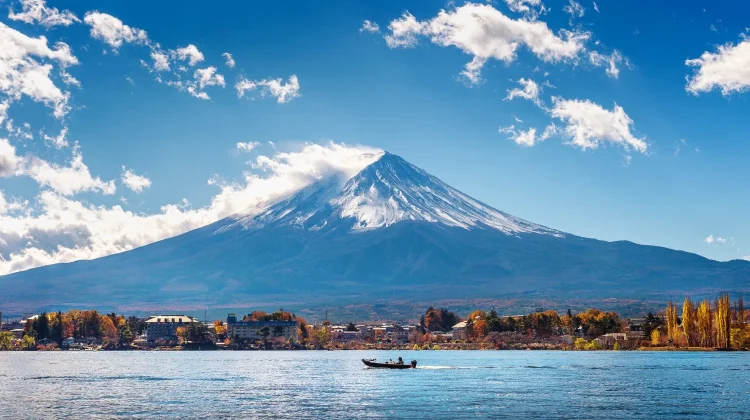 Musim Pendakian Gunung Fuji Berakhir, Diwarnai Longsor