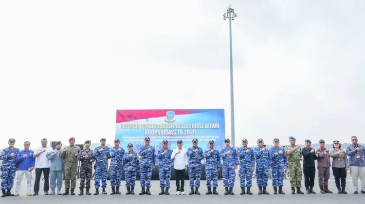Kodaeral IV Saksikan Latihan Penanganan Pasca Force Down di Batam