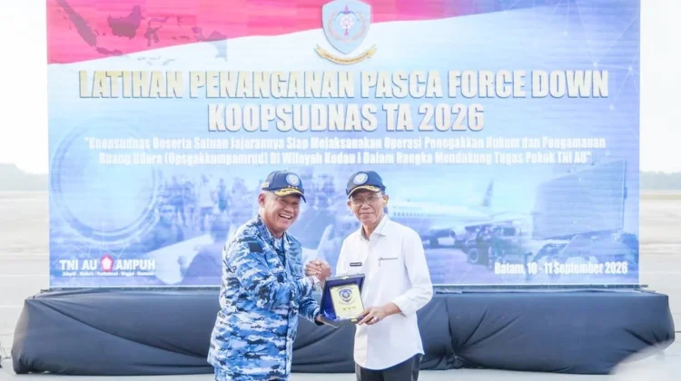 Kodaeral IV Saksikan Latihan Penanganan Pasca Force Down di Batam