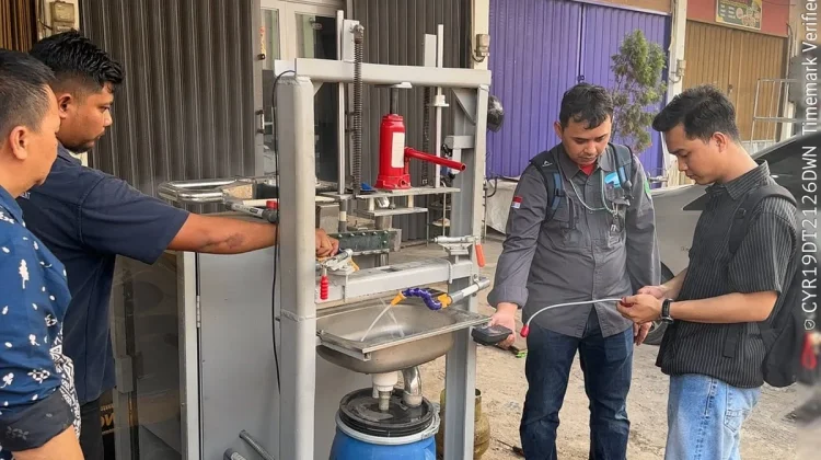 ITEBA Uji Mesin Daur Ulang Plastik IoT, Ubah Sampah Jadi Paving