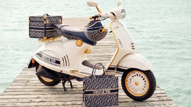 Aksesoris Pendongkrak Penampilan Vespa Matic