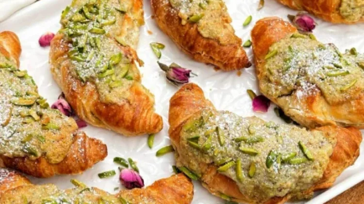 Croissant Kini Hadir dengan Isian Unik