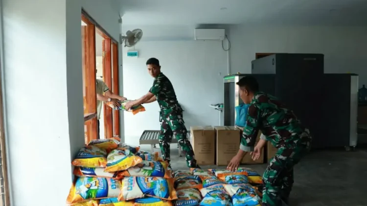 Posko Bencana Lanud Hang Nadim Kirim Bantuan untuk Korban Bencana NTT