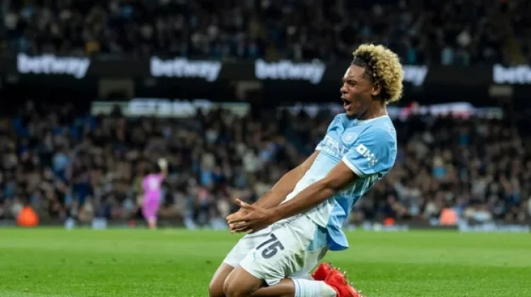Floyd Samba Cetak Dua Gol, Man City Hancurkan Norwich 5-0