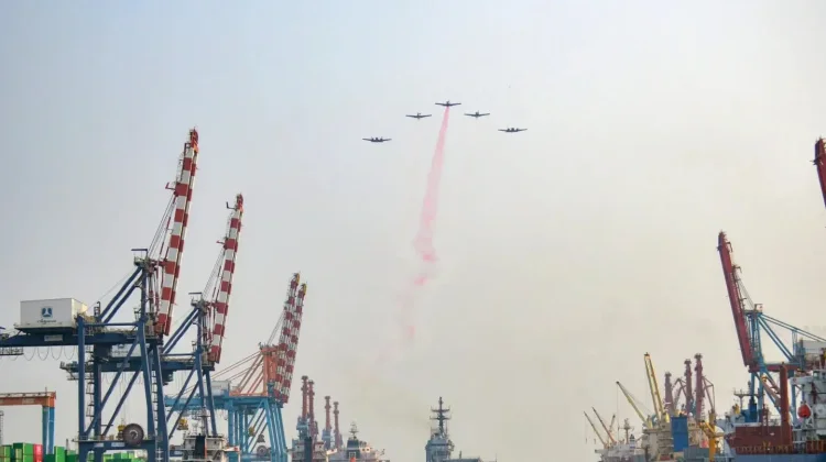 Panglima Korps Marinir Sambut Kapal Induk Giuseppe Garibaldi di Jakarta