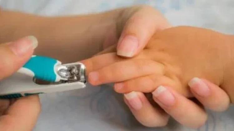 Gunting Kuku Bayi vs Nail Clipper, Mana yang Cocok untuk Bayi?