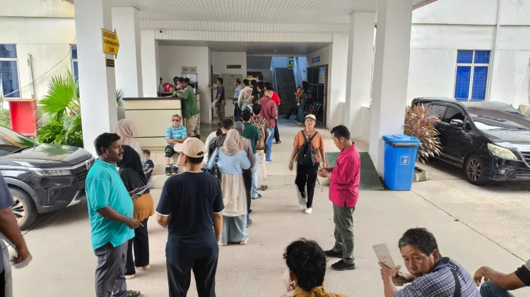 Hari Terakhir Pemutihan Pajak, Antrean Warga Membludak di Samsat Batam Centre
