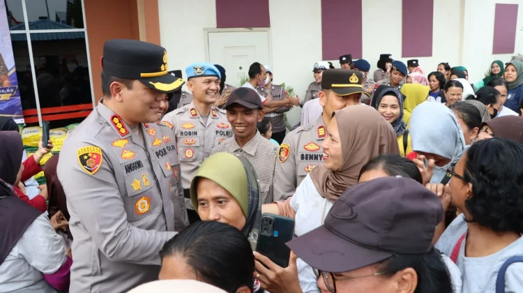 Polda Kepri dan Polresta Barelang Salurkan Beras Untuk 500 Karyawan PT Ghimli