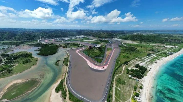 Mandalika, Perpaduan Pantai, Budaya Sasak dan Balap Dunia di Lombok
