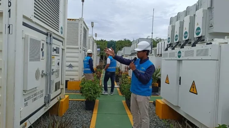 PLN Dorong PLTS Terintegrasi dengan Penyimpanan Energy Berbasis Baterai