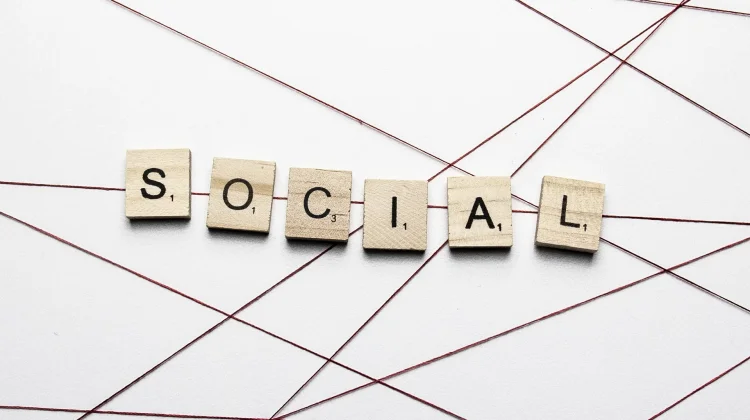 Kenapa Netizen Sekarang Suka Oversharing di Media Sosial?
