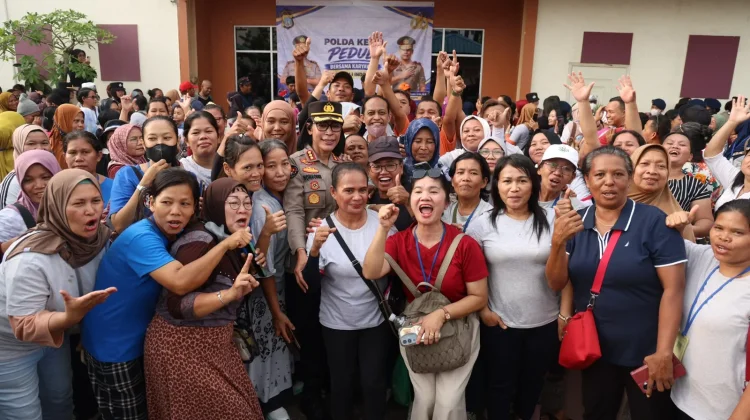 Polda Kepri Salurkan Bansos untuk 1.025 Karyawan Ghim Li Indonesia