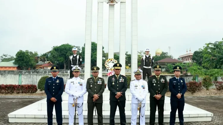 Lanud Hang Nadim Ikuti Ziarah Nasional HUT ke-81 TNI di TMP Bulang Gebang