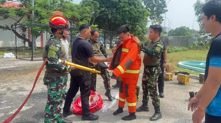 Lanud Hang Nadim Tingkatkan Kesiapsiagaan lewat Latihan Mobil Pemadam