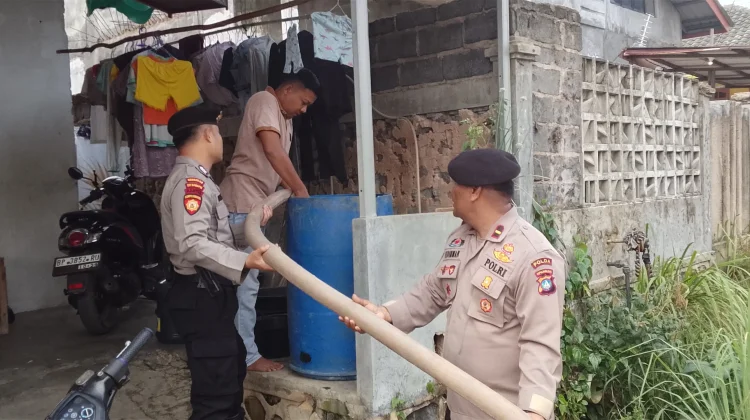 Usai Demo Data Center, Warga Nongsa Dapat Air Sembilan Tangki