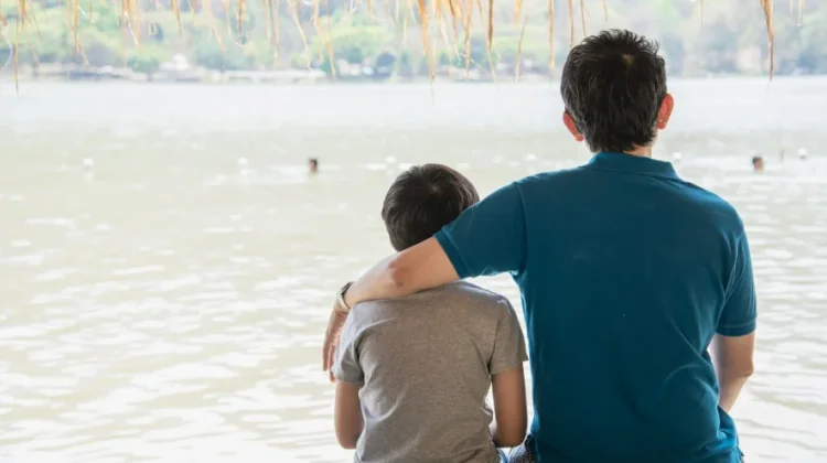 Orang Tua Berperan dalam Stimulasi Bicara Anak