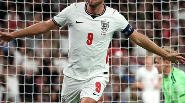 Bellingham Puji Kane usai Samai Rekor Penampilan Inggris
