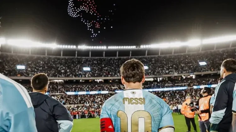 Messi Tutup Karier Internasional dengan Penghormatan dari Rekan dan Fans
