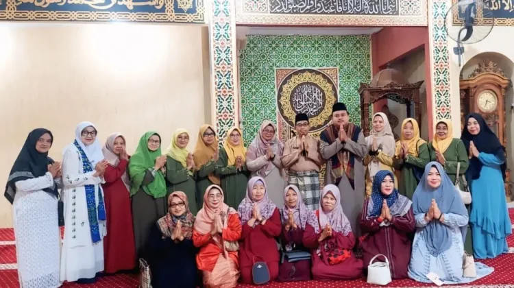 KUA Kecamatan Meral Perkuat Silaturahmi Bersama BKMT