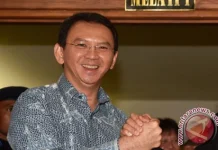 [Hoaks] Ahok Bagi-bagi Bantuan Modal Usaha