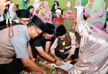 Safari Ramadan di Batuaji, Amsakar Serahkan Bantuan Rp115 Juta untuk Pembangunan
