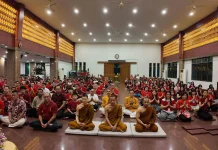 Puja Bakti Lampion Kebajikan di Vihara Grha Buddha Manggala Batam Perkuat Harmoni