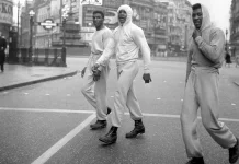 Sejarah Hoodie, Dari Seragam Buruh Cold Storage hingga Ikon Mode Global