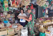 Babinsa Nongsa Minta Warga Laporkan Jika Ada Kegiatan Mencurigakan