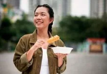 Ini Akibatnya jika Sering Makan dan Minum sambil Berdiri